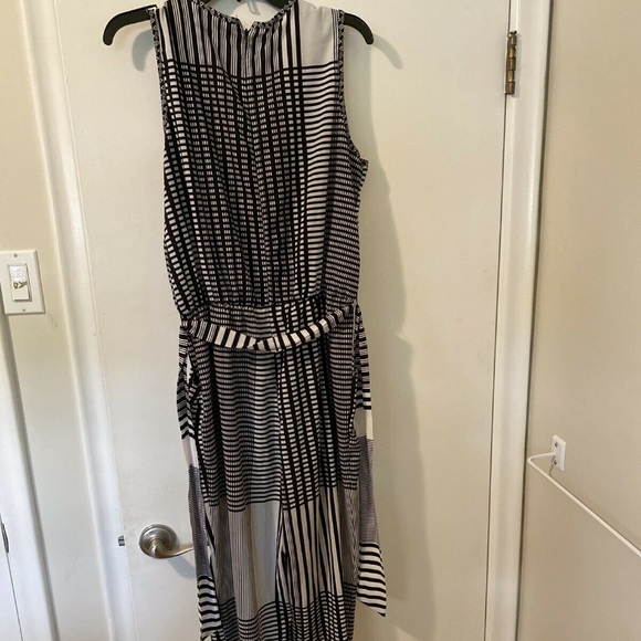 Zoé Black and White Jumpsuit - Picture 5 of 6